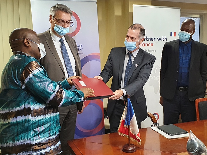 Covid-19 en Guinée : convention de financement entre l’AFD et Amref France